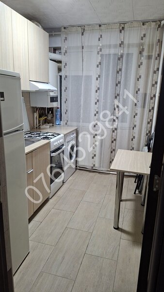 Titan, Str. Jean Steriadi, la 5 minute metrou 1 Decembrie 1918, renovat.