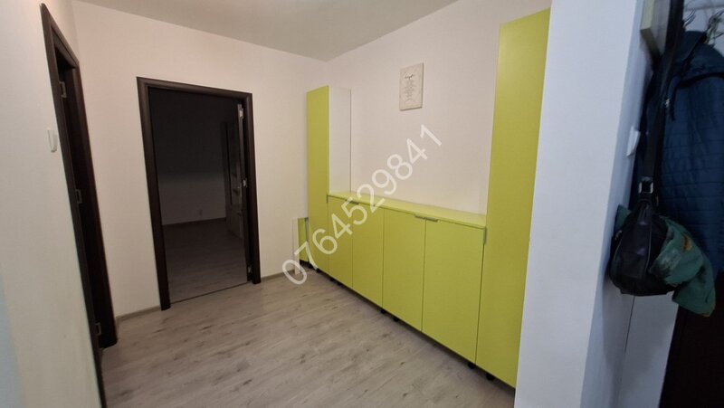 Titan, Str. Jean Steriadi, la 5 minute metrou 1 Decembrie 1918, renovat.